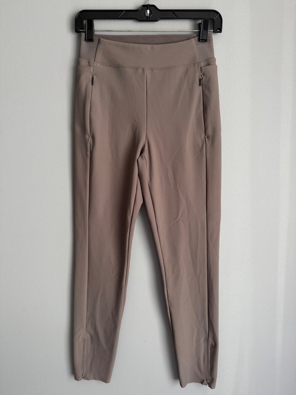 Athleta Stellar Tight Women's 2 Taupe Leggings Zip Pocket Pilates Athletic